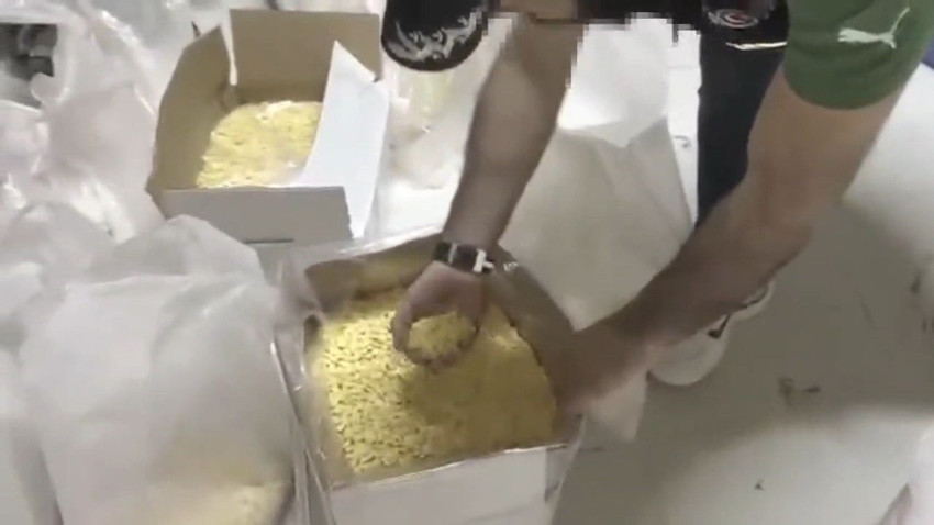 İstanbul'da akılalmaz operasyon! 1,5 milyon tanesi, 10 milyon adetlik hammadde ile ele geçirildi! - Resim: 2