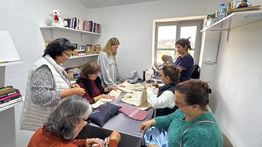 73 yaşındaki emekli öğretmen azmiyle gençlere taş çıkardı! - Resim: 3