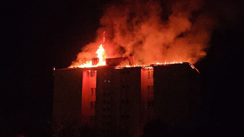 Öğrenci yurdunda kabus gecesi! Alevler binayı sardı, onlarca öğrenci dehşeti yaşadı! - Resim: 2