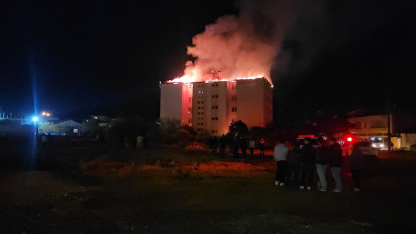 Öğrenci yurdunda kabus gecesi! Alevler binayı sardı, onlarca öğrenci dehşeti yaşadı! - Resim: 3