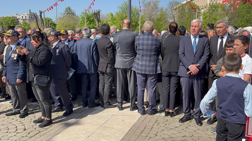 23 Nisan töreninde şaşırtan protesto: CHP'liler arkasını döndü - Resim: 4