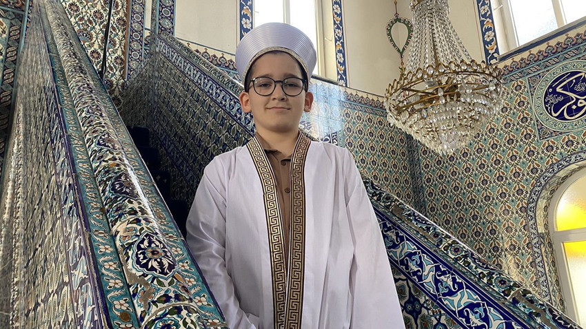 9 Yaşındaki minik çocuk binlerce kişiye ilk hutbesini okudu - Resim: 3