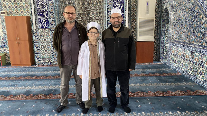 9 Yaşındaki minik çocuk binlerce kişiye ilk hutbesini okudu - Resim: 4