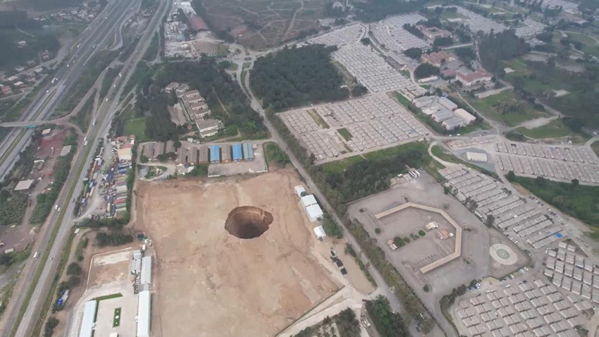 Dev obruk büyümeye devam ediyor: 9 günde 60 metreye ulaştı! - Resim: 4