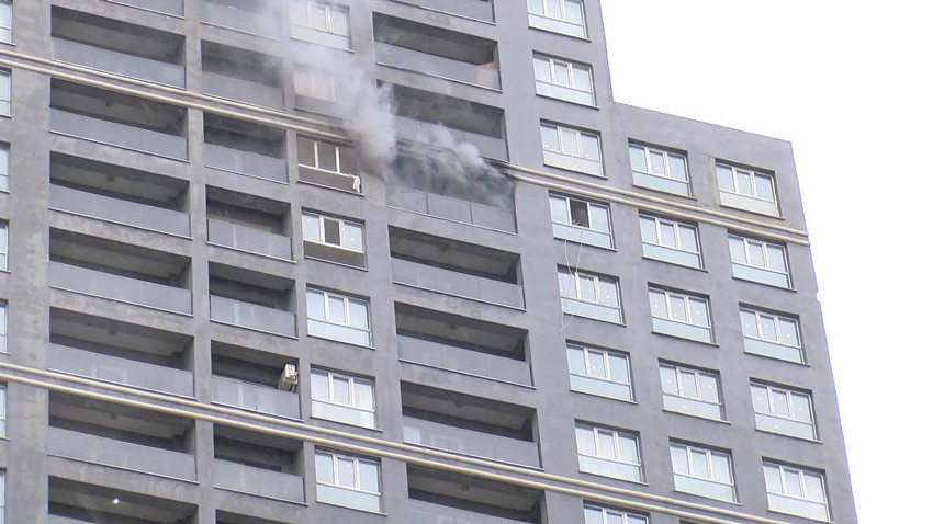 İstanbul'da 35 katlı binada korkutan yangın - Resim: 2