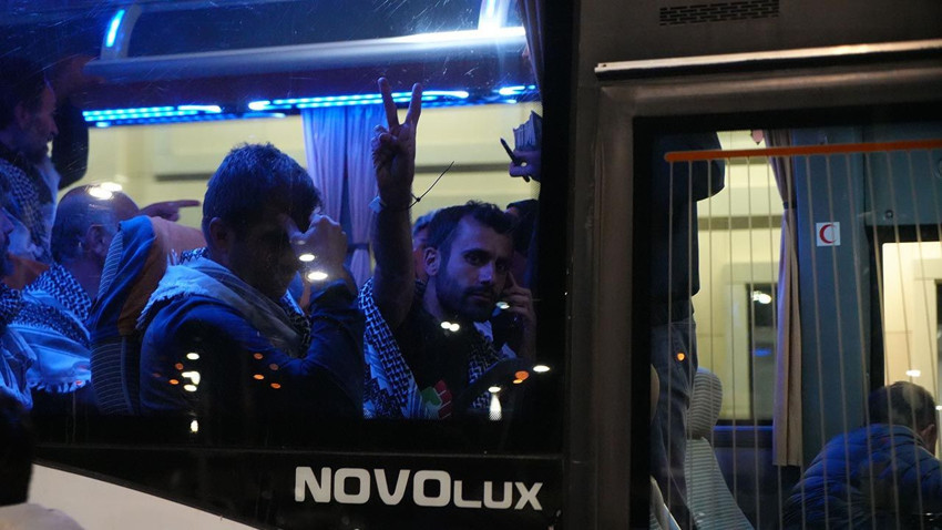 İsrail'in alıkoyup işkence ettiği Sumud Filosu aktivistleri İstanbul'da - Resim: 3