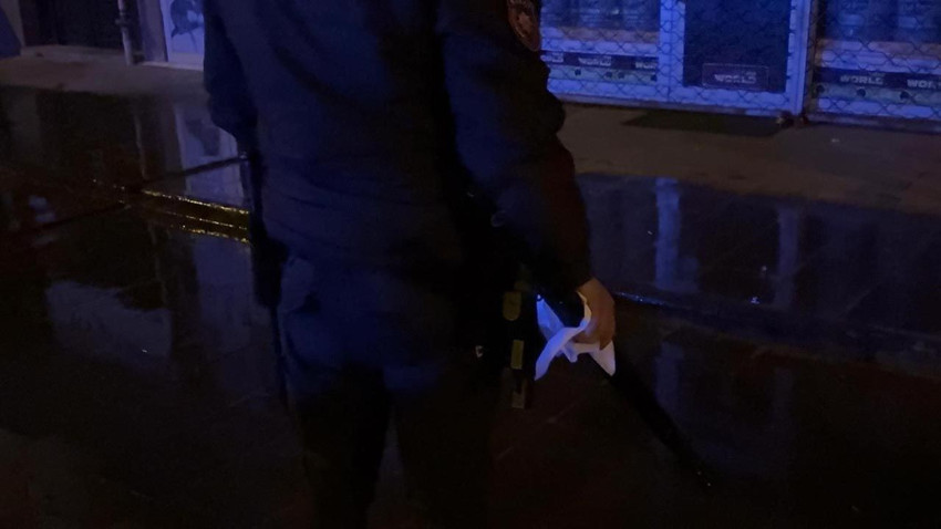 Sokak ortasında pompalı tüfekli çocuk alarmı! Polisi görünce silahı atıp kaçtılar - Resim: 3