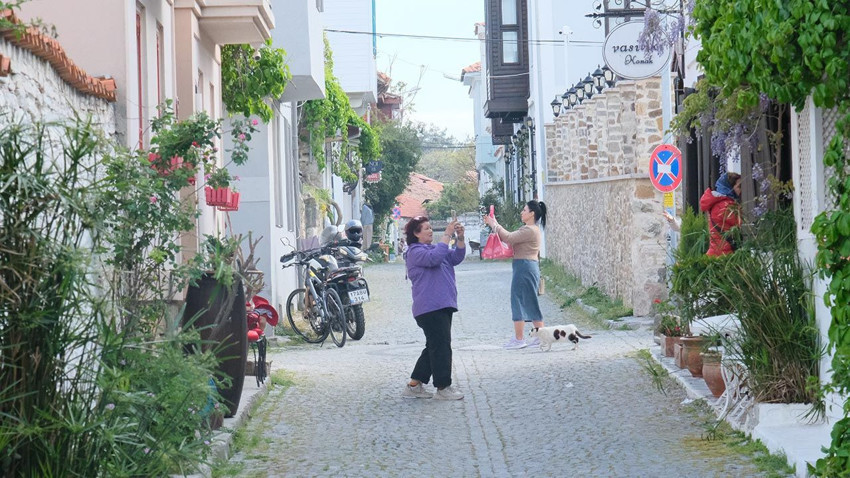Türkiye'nin kuzey Ege'deki cennetine 3 günde tatilci akını! - Resim: 4