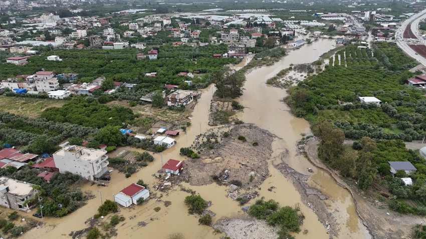 Hatay'daki sel felaketinde 2 kişi hayatını kaybetti: Okullar tatil edildi! - Resim: 2