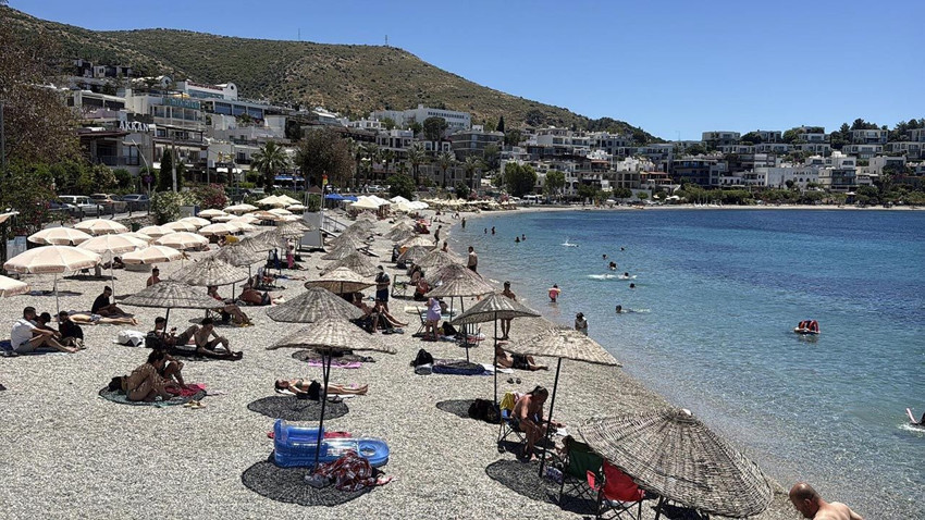 Tatil bitti, yollar kilit: Ünlü tatil cennetinden 12 saatte 10 bin araç çıkış yaptı - Resim: 4