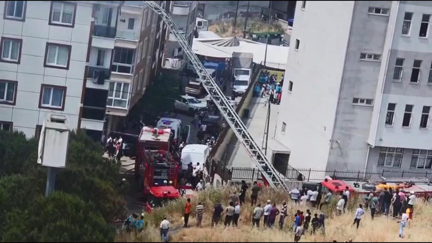 İstanbul'da 5 katlı binada korkutan yangın: Alevler 3 binaya daha sıçradı! - Resim: 3