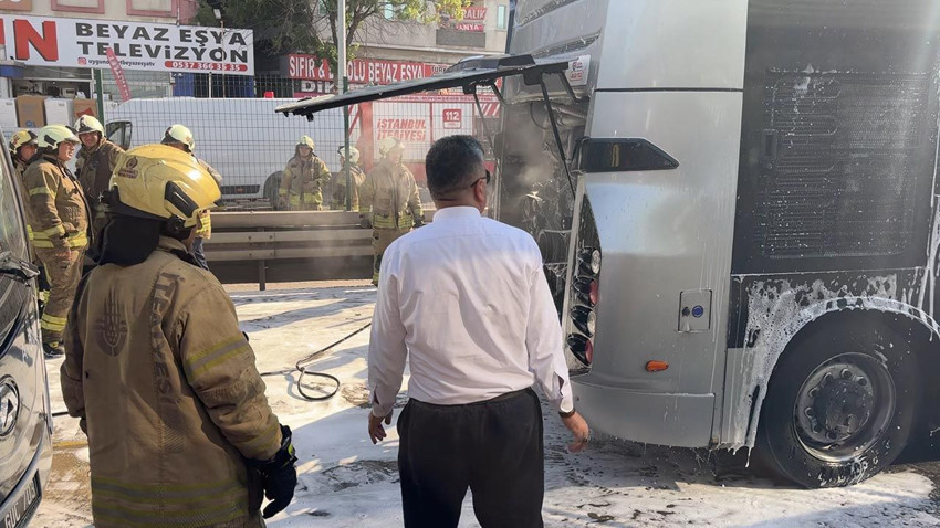 Avcılar'da metrobüs yangını: Yolcular tahliye edildi - Resim: 3
