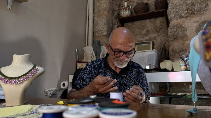 Ankaralı emekli zabıt katibi 720 kadınla birlikte iğne oyasını tüm dünyaya ihraç ediyor! - Resim: 3