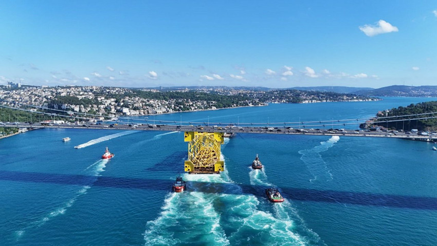 İstanbul Boğazı'nda 350 metrelik bir dev! Boğaz trafiği çift yönlü kapatıldı - Resim: 4