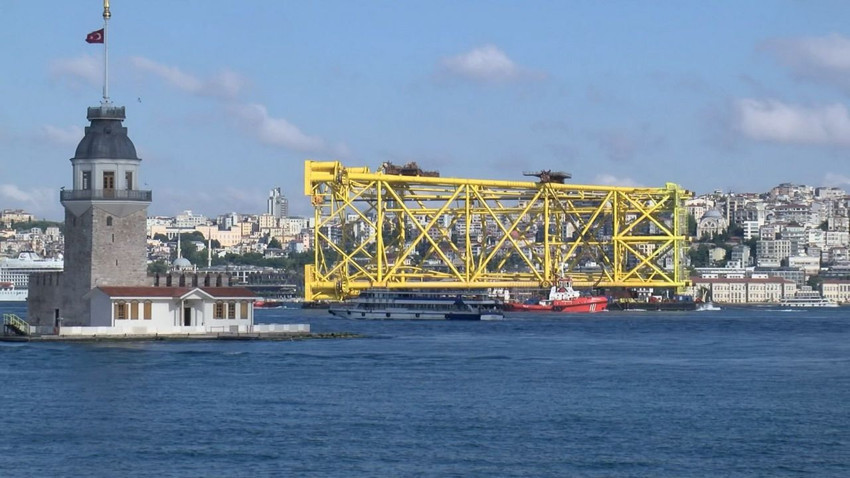 İstanbul Boğazı'nda 350 metrelik bir dev! Boğaz trafiği çift yönlü kapatıldı - Resim: 3