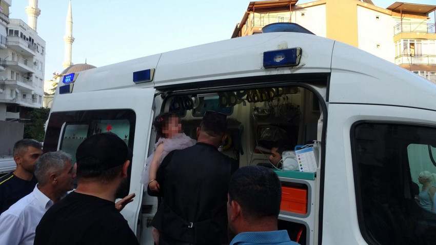 Apartmandaki klima yangınında can pazarı... Eşini vinç kiralayıp balkondan kurtardı! - Resim: 3