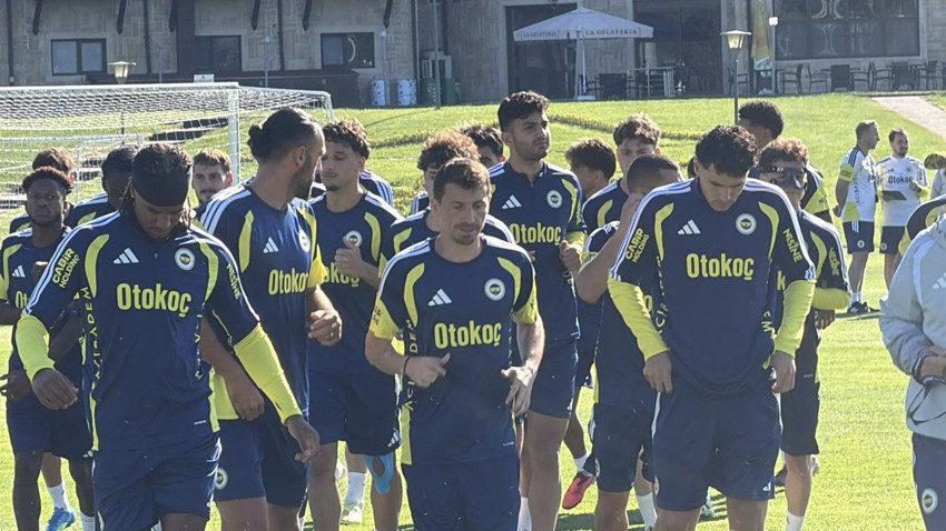 Fenerbahçe'nin taraftarıyla buluştuğu antrenmanda sakatlık şoku! Antrenmanı yarıda bıraktı... - Resim: 4