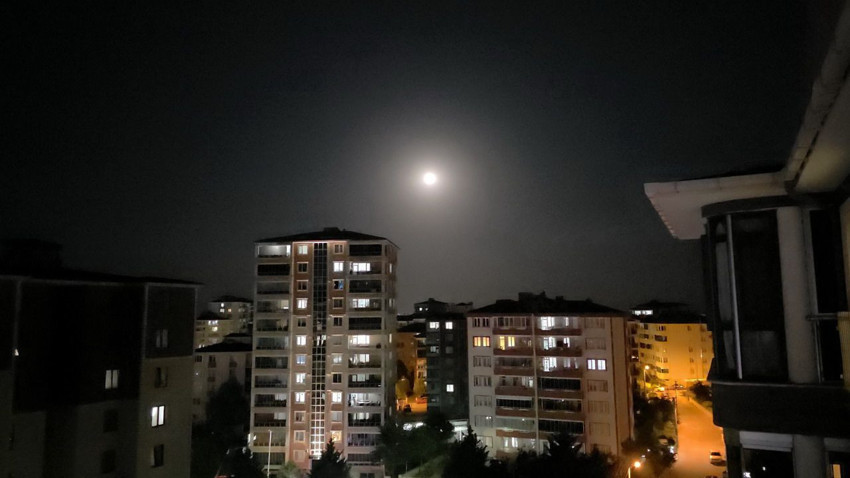 Gökyüzünün en görkemli şöleni: Çilek Dolunayı Türkiye'de nefesleri kesti - Resim: 2