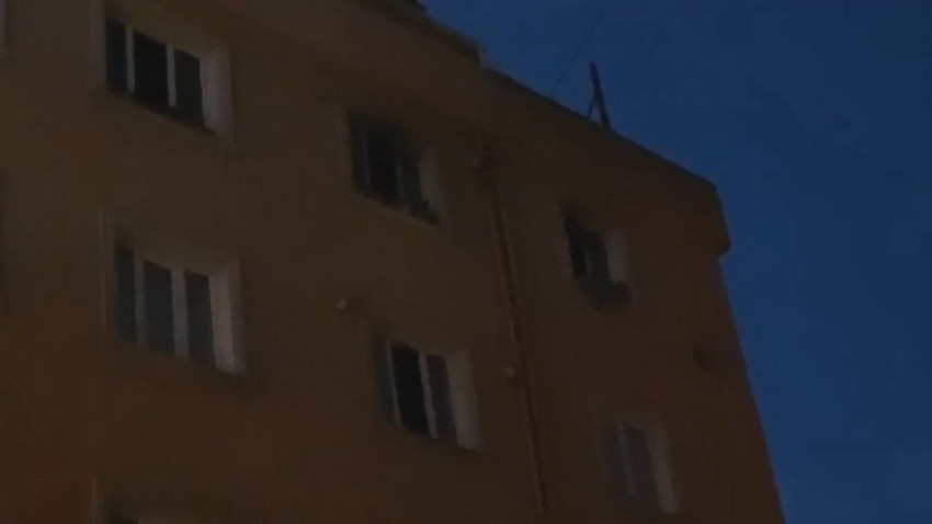 Uzaklaştırma kararlı cani koca havalandırma boşluğundan girip evi ateşe verdi! - Resim: 4