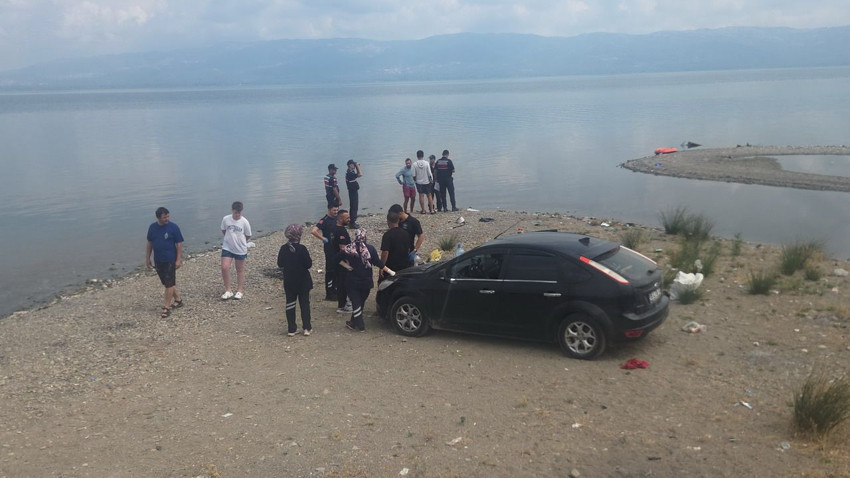 İznik Gölü'nde facia... Göle girdikten sonra kaybolan 2 gencin cansız bedenine ulaşıldı - Resim: 3