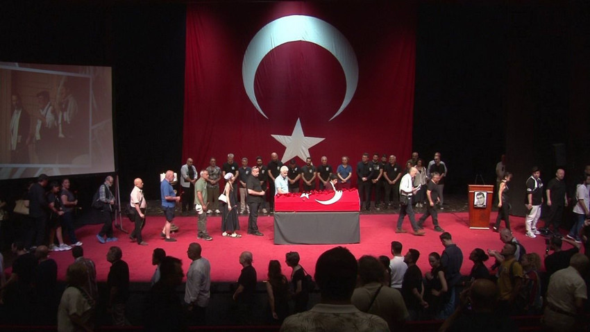 Zihni Göktay'a gözyaşlarıyla veda: Kızı Zeynep Göktay'ın okuduğu mektup yürekleri dağladı - Resim: 3