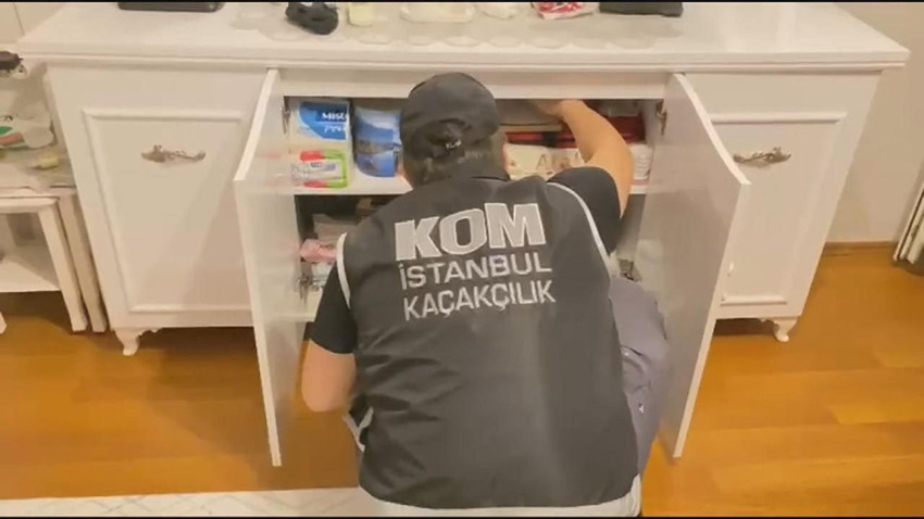İki ilde kaçakçılara şafak operasyonu: Binlerce cep telefonu ele geçirildi - Resim: 4