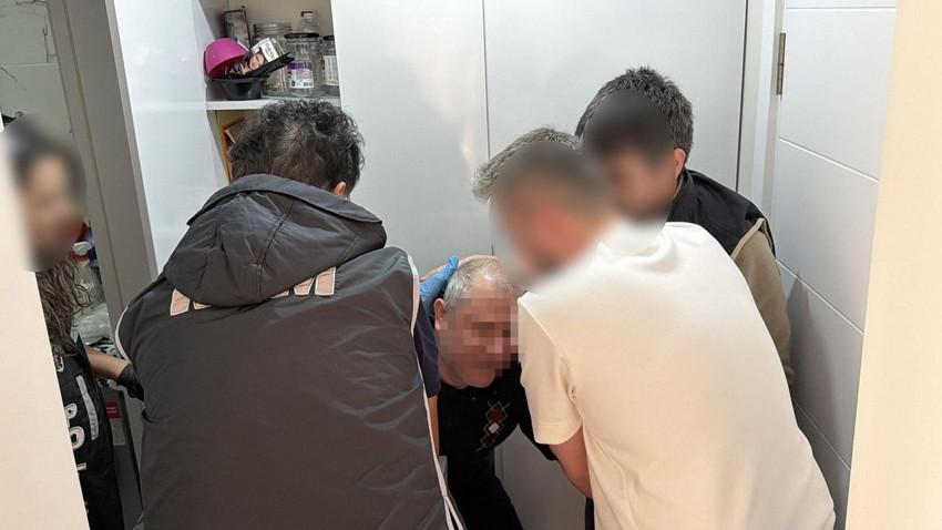 FETÖ firarisi çamaşır makinesinin arkasındaki gizli bölmede yakalandı - Resim: 4