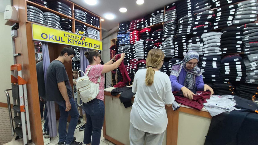 Velilere k&ouml;t&uuml; haber: Okul kıyafeti fiyatlarına y&uuml;zde 25 zam! - Resim: 1