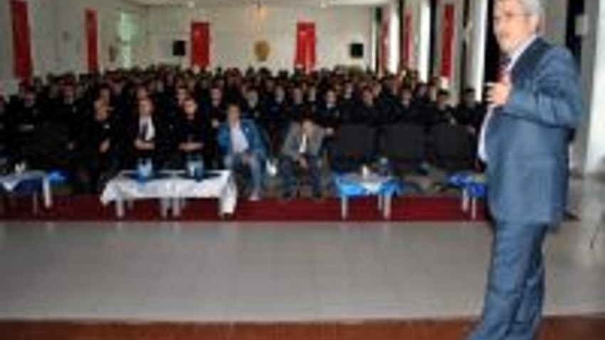Polis Adaylarına ‘liderlik’ Konferansı