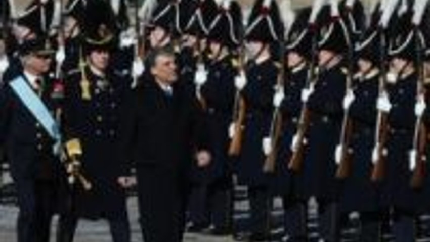 Gül'e görkemli karşılama