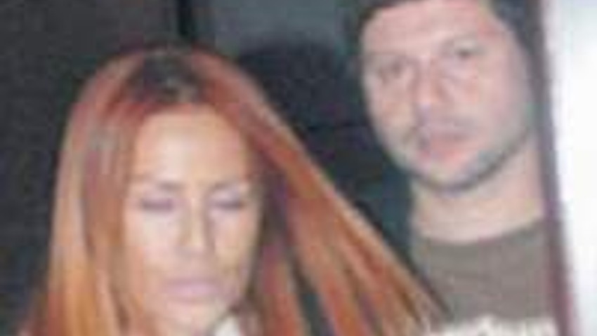 Mirkelam eski eşiyle yemekte