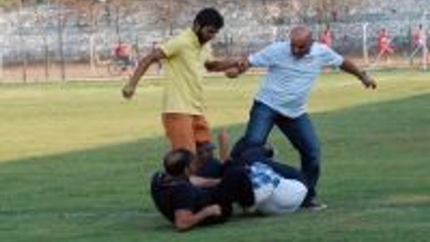 Ceyhanspor- Adanaspor Hazırlık Maçında Olay Çıktı: 2 Yaralı