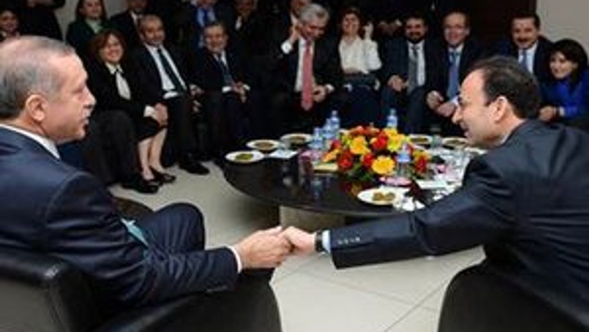 Başbakan ile Baydemir el ele !