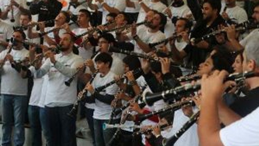 Klarnetçiler Önce Yürüdü Sonra Çaldı /// Beyoğlu Klarnetçilerle Şenlendi