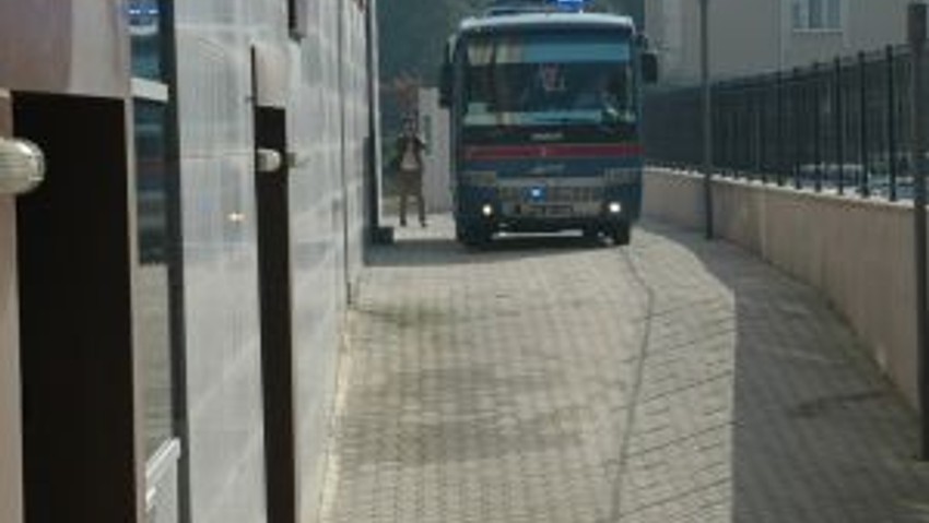 Emlak Zengini Anne Babasını Öldürdüğü İddia Edilen Kenan Öner İkinci Kez Hakim Karşısında