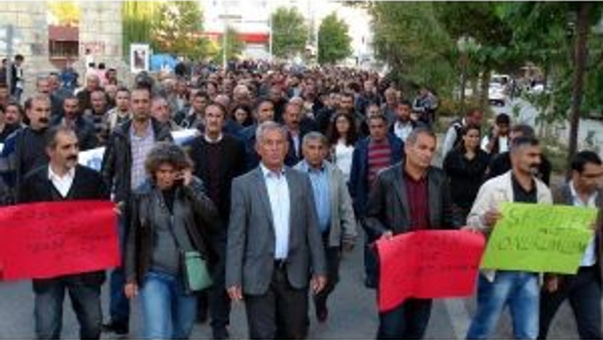 Tunceli'de 'Pkk Mezarlığı' Gerginliği; Kente Giriş-çıkış Yasaklandı