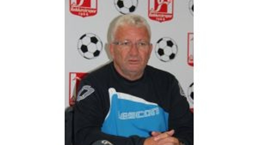 Balıkesirspor teknik direktörü Ertekin: Gemiyi terk etmeyeceğiz