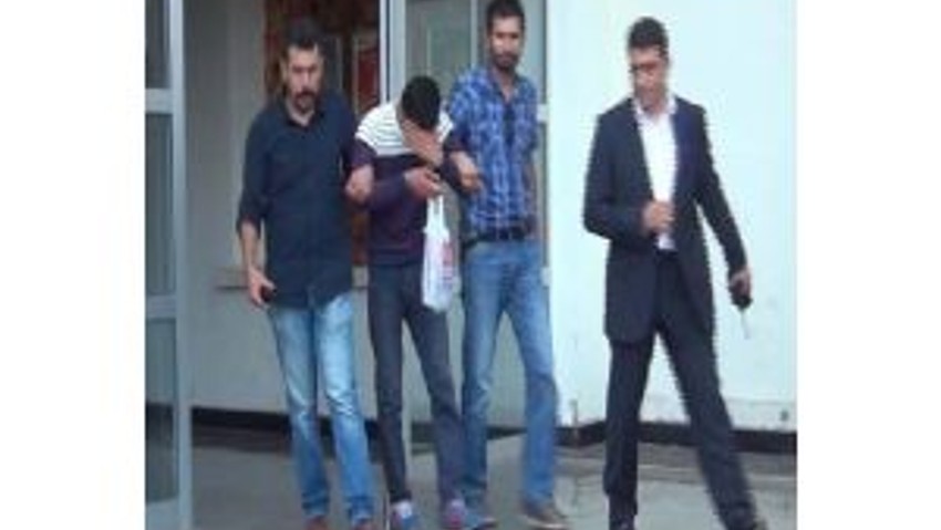 Camiden Sakal-ı Şerif Çaldı