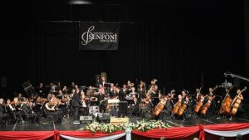 Haluk Levent Ve Çdsodan Cumhuriyet Konseri