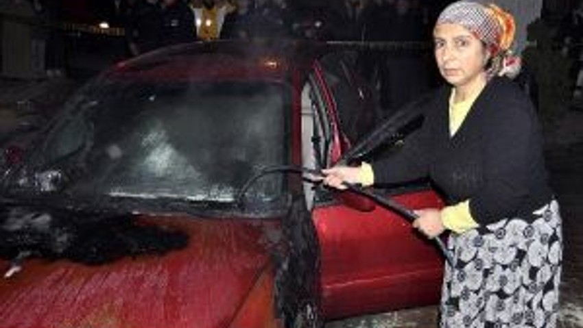 Küçükçekmecede 7 Araç Kundaklandı