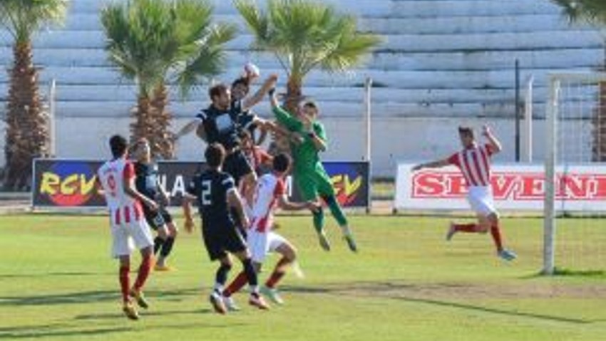 Kuşadası Gençlikspor Liderliğini Sürdürdü