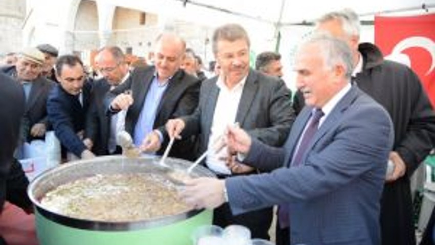 Kayseri Şeker Tarafından Hazırlanan Haşlanmış Pancar Püreli Aşure Büyük Beğeni Topladı