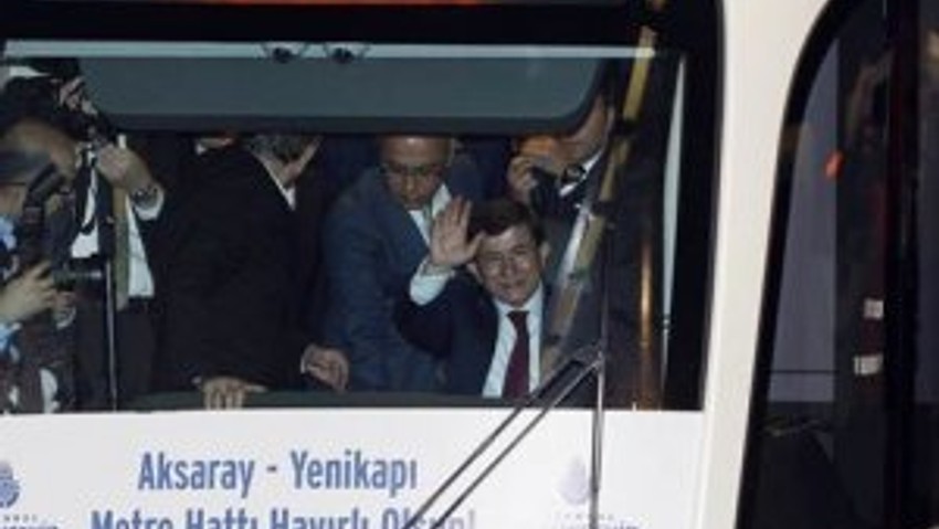 Davutoğlu akbil bastı ama...