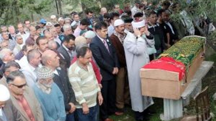 Gülay Öğretmen Bebeğiyle Aynı Mezara Defnedildi
