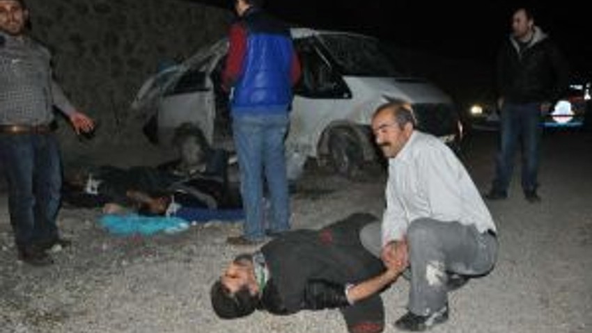 İşçileri Taşıyan Minibüs Takla Attı: 12 Yaralı