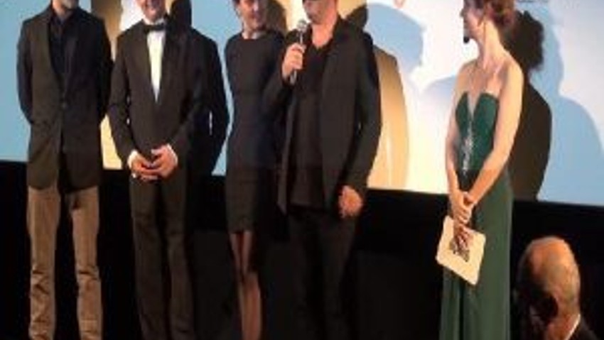 Cem Yılmaz Pek Yakında Filminin Paris Gala Gecesinde Yine Çok Güldürdü