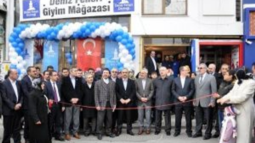 Deniz Feneri Derneği, Sivasta Gezici Giyim Mağazası Açtı