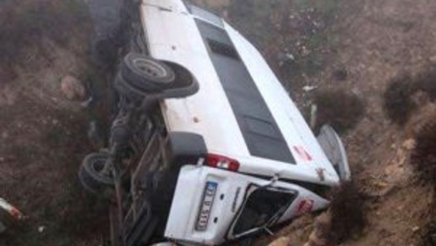 İşçi sevisi devrildi: Çok sayıda yaralı