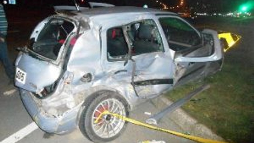 Arhavi’de Tır Oromobile Çarptı: 2 Ölü 3 Yaralı