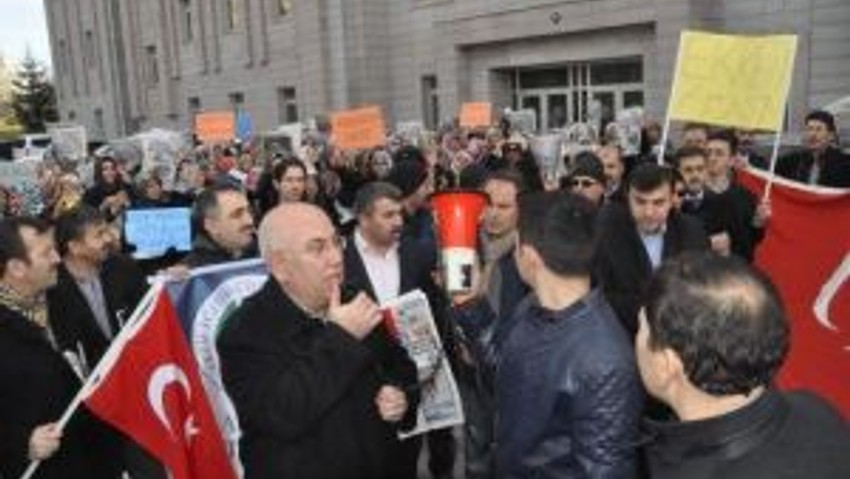Yozgat, Ekrem Dumanlı’ya destek için bugün yine adliye önünde toplandı